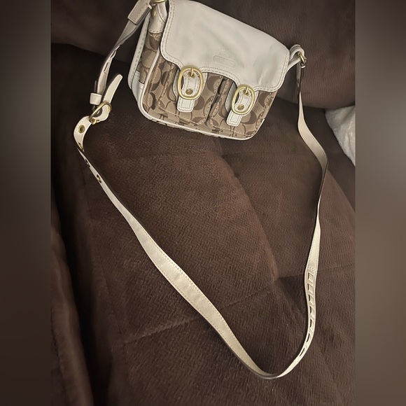 Coach  bag white leather w/ khaki signature excellent used condition - Picture 1 of 11